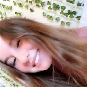 Meet your Posher, Abigail